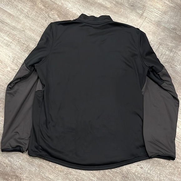 Used Men Under Armour pullover sweatshirt - Picture 2 of 3